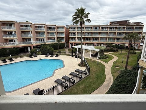 Ocean View, 7 Day Cruise Parking |Coco’s Coastal Condo for 6