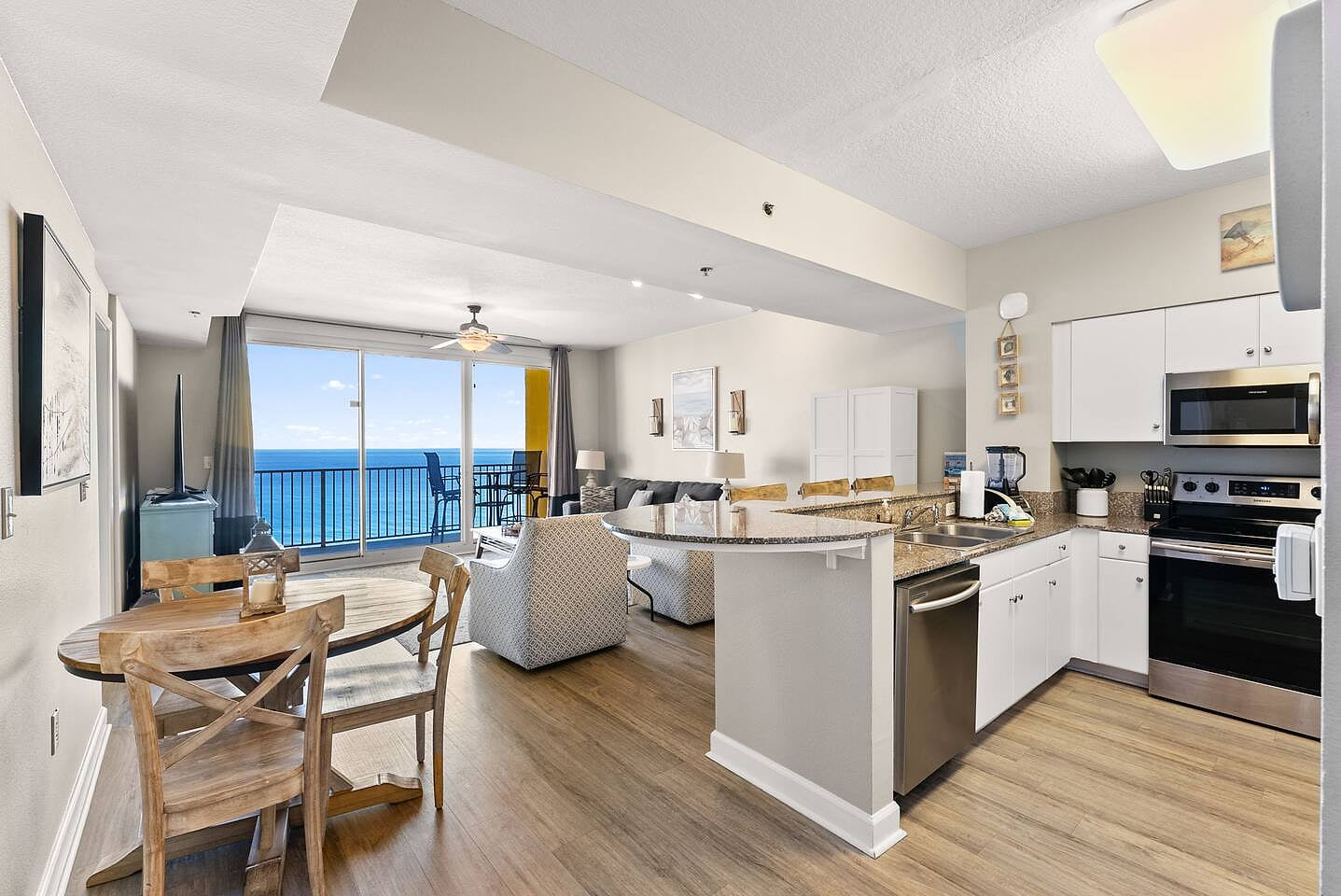 Beachfront Condo | Lagoon Pool, Ocean Views