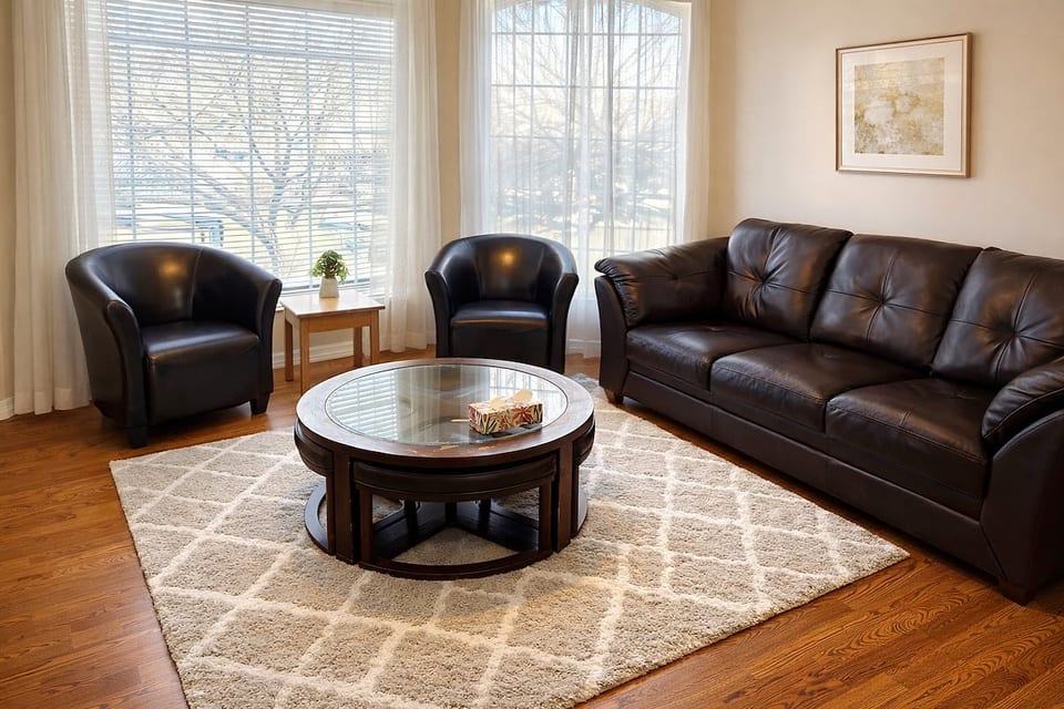 Newly upgraded 4BR2BA 1 min to Bus 10 mins to YYC image 1