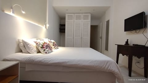Ipanema / Copanema Washer & Wi-Fi | Apartment 107