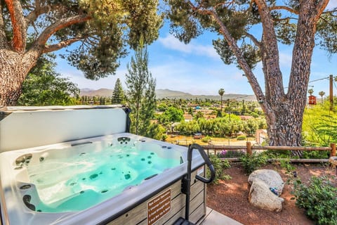 Jet'd Spa-Built-In BBQ-Big Game Room-Massage Chair