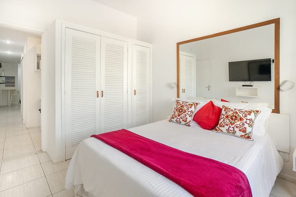 Superb location 250m from Ipanema beach image 1