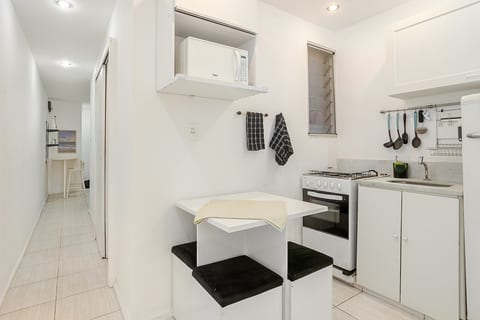 250m from Ipanema beach | Apartment 604