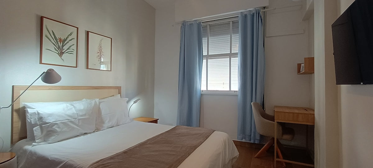 Near Ipanema Beach | Home Office + Natural Light image 1