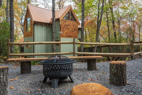 A-Frame Treehouse with Giant Treetop Net - The Carpentree