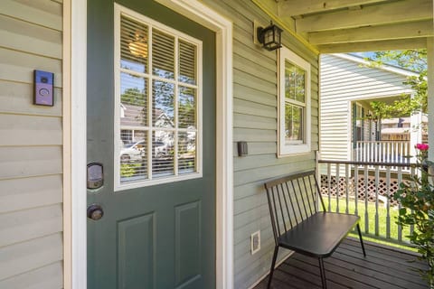 Quiet & Comfy 1BR House – 13 Minutes to LSU Campus