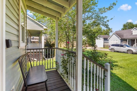 Quiet & Comfy 1BR House – 13 Minutes to LSU Campus