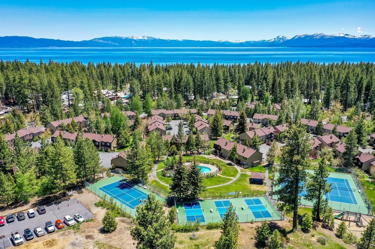 Lake Tahoe Sun and Snow Retreat