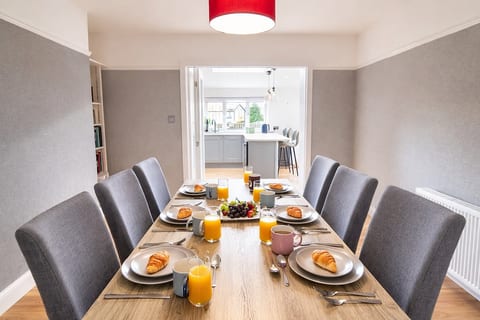 Stylish Skipton Retreat | Private Garden | Parking