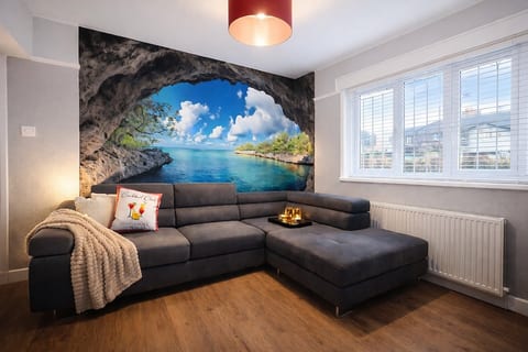 Stylish Skipton Retreat | Private Garden | Parking image 1