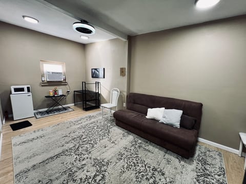 Elite Carlstadt Studio | Gateway to NYC & Stadium