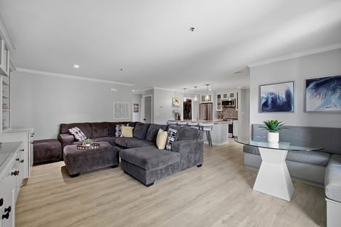 Modern 3BR Condo @ Villa Capriani | Ocean View image 4