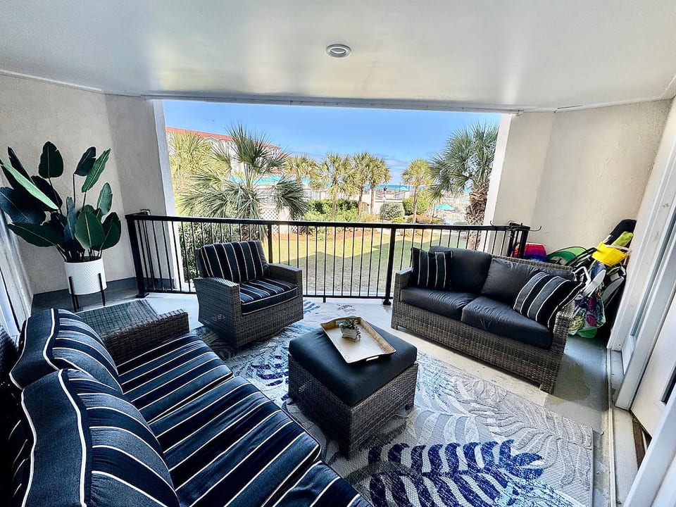 Modern 3BR Condo @ Villa Capriani | Ocean View image 1