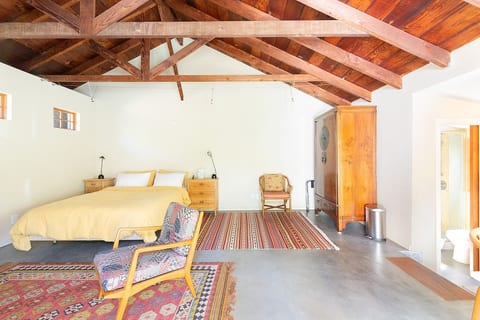 Lovely Rockridge Cottage
