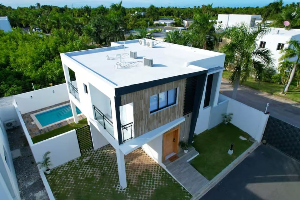 Lux 2-Story 3BR Villa + Private Pool - Punta Cana