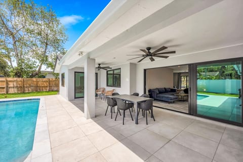 Monthly or Daiy Stay: 4BD w/ a private pool & BBQ