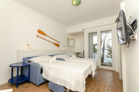 Apartments Beach House Paradiso - Unit 206615-16