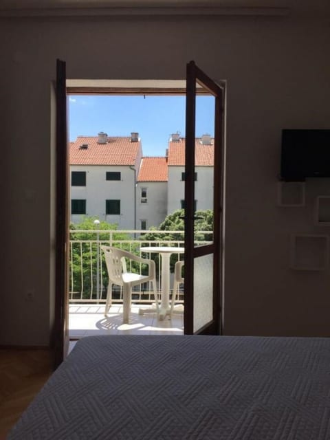 Apartments and Room Tattoo - Unit 375259-13
