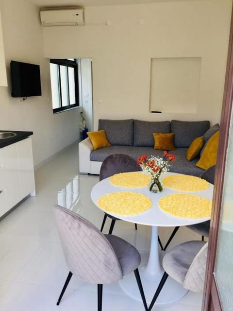Apartments and Room Tattoo - Unit 375259-13