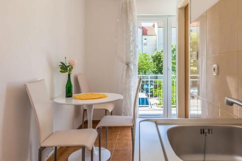Apartments and Room Tattoo - Unit 375262-13
