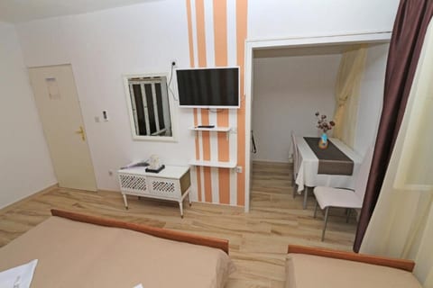 Apartments and Room Tattoo - Unit 375263-13