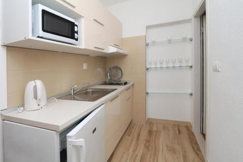 Apartments and Room Tattoo - Unit 375263-13