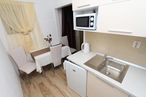 Apartments and Room Tattoo - Unit 375263-13