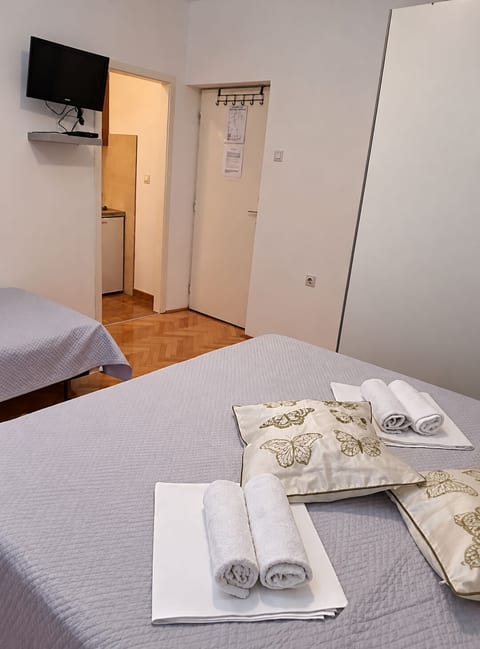 Apartments and Room Tattoo - Unit 375264-13