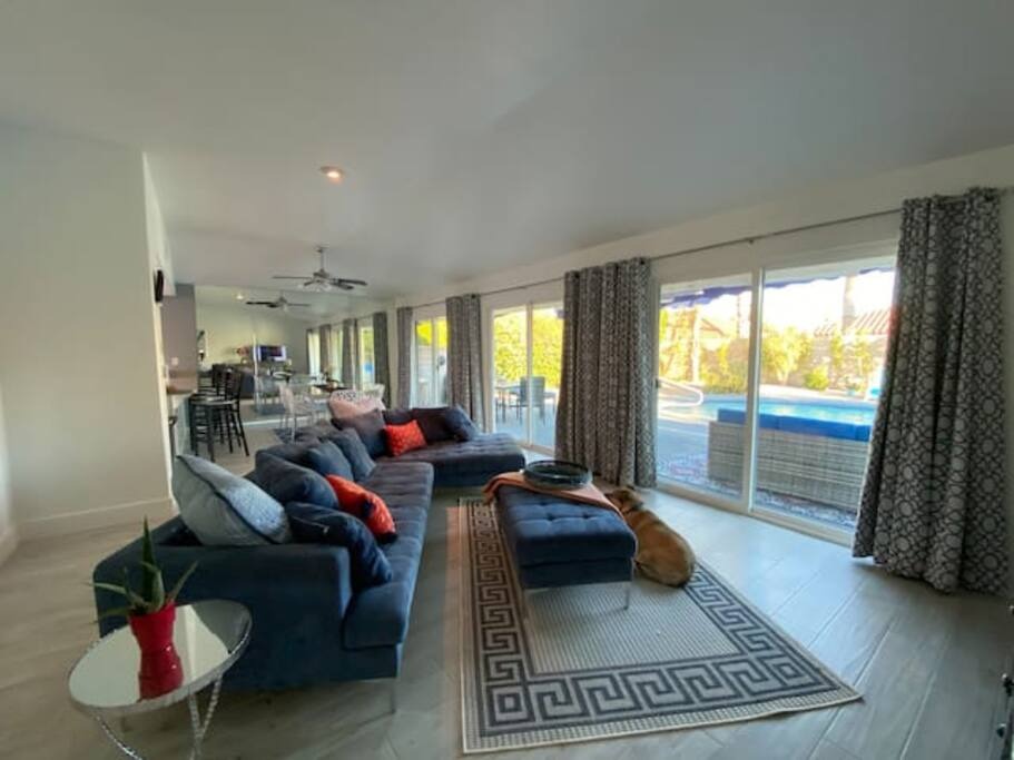 Living Room Villa 2 Living Room Villa 2 - 2 Villa Compound Palm Springs, 2 priv. Pools, Spas - Palm Springs