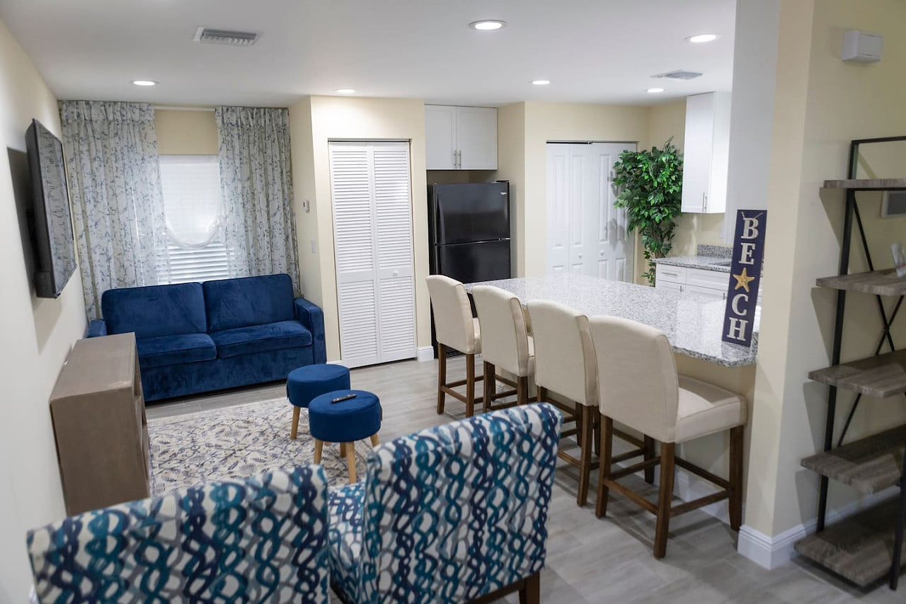 living room with plenty of seating