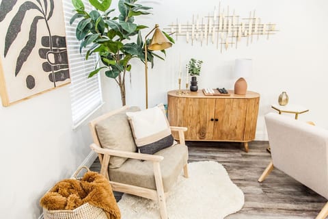 Fort Worth Chic Hideaway 2BR/2BA with Pool + Games | Sleeps 8