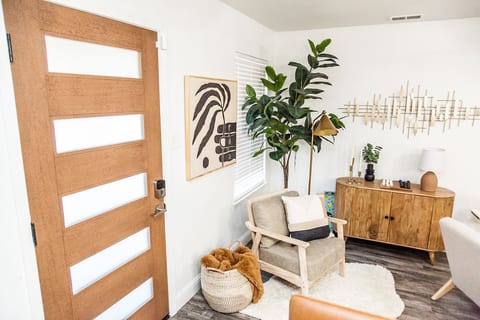 Fort Worth Chic Hideaway 2BR/2BA with Pool + Games | Sleeps 8