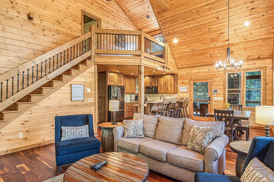 Mountain Hideaway w/ Hot Tub + Games | Sleeps 10 - Mineral Bluff