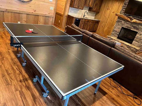Mountain Hideaway w/ Hot Tub + Games | Sleeps 10