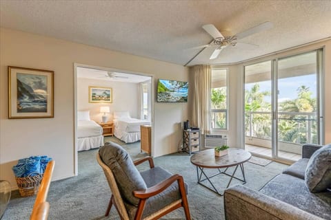 Maui Banyan T302
