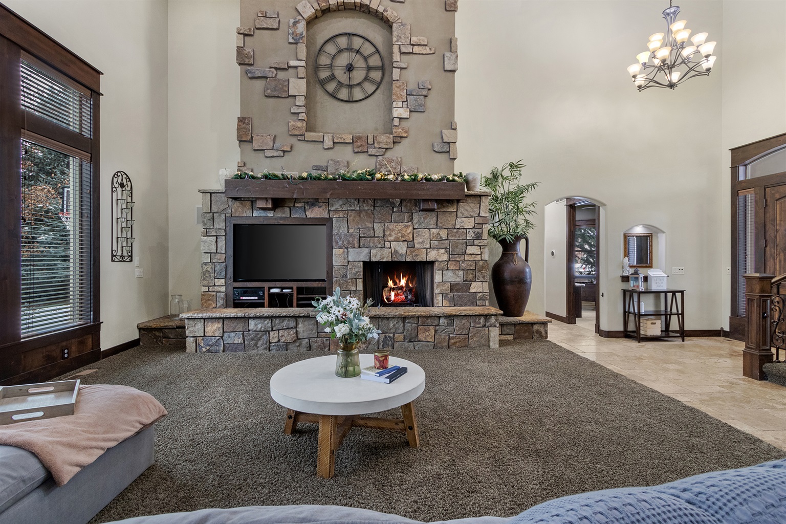 entertainment-castle!-large-group-and-company-functions-hot-tub/