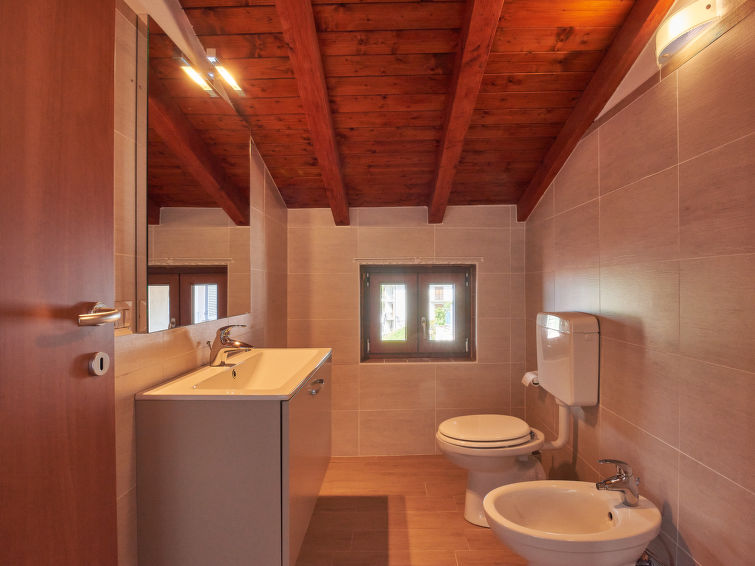 Bathroom / Wellness Bathroom / Wellness - Rustico Maria (DMA391) - Domaso