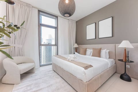 Burj Crown Retreat near Burj Khalifa, Mall & Opera