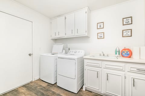 Blackshear Flats - Ezra