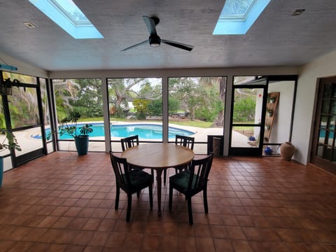Tropical Paradise Canal Front Home close to beach