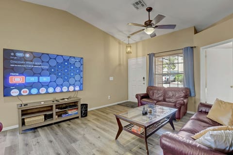 Pet-Friendly 4B Vegas Rental Sleep 8 Families, Groups, Welcome!