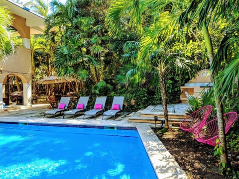 Beach Villa for 29 with Huge Pool BBQ