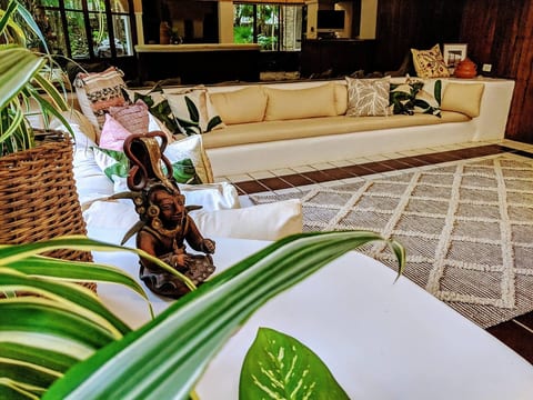 Beach Villa for 29 with Huge Pool BBQ