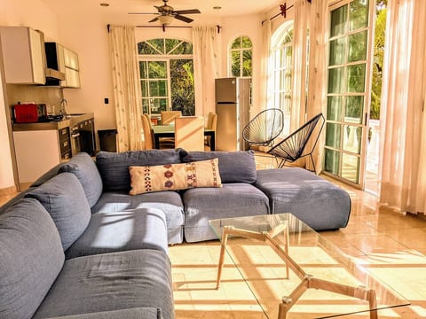 18BR Estate Steps to Beach and 5th Ave Sleep 50