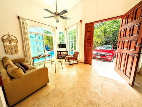 Walk-to-Beach Sleep 16 Roof Plunge Pool Fast Wifi