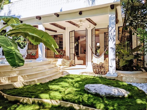 Villa La Perla Featured in Condé Nast Traveler