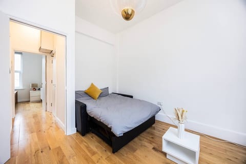 Spacious Islington flat sleeps 4