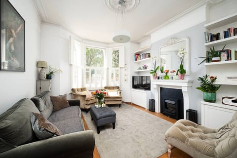 Maida Vale Garden Flat | BeeMyGuest®