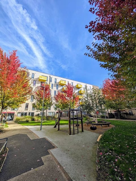 Modern East London Apt, 3 bedrooms, 2 Bathrooms