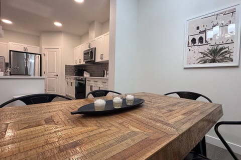Heartland Nest - Cochrane Short Term rental - Brand New 2BR house with Garage, AC, BBQ